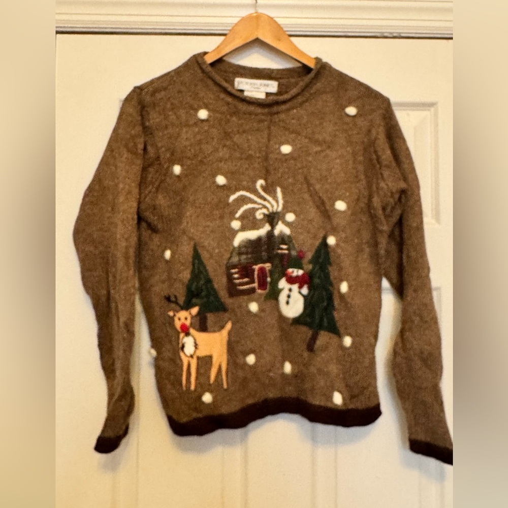 Victoria Jones Christmas Themed Sweater Size Petite Medium Embroidered Front
